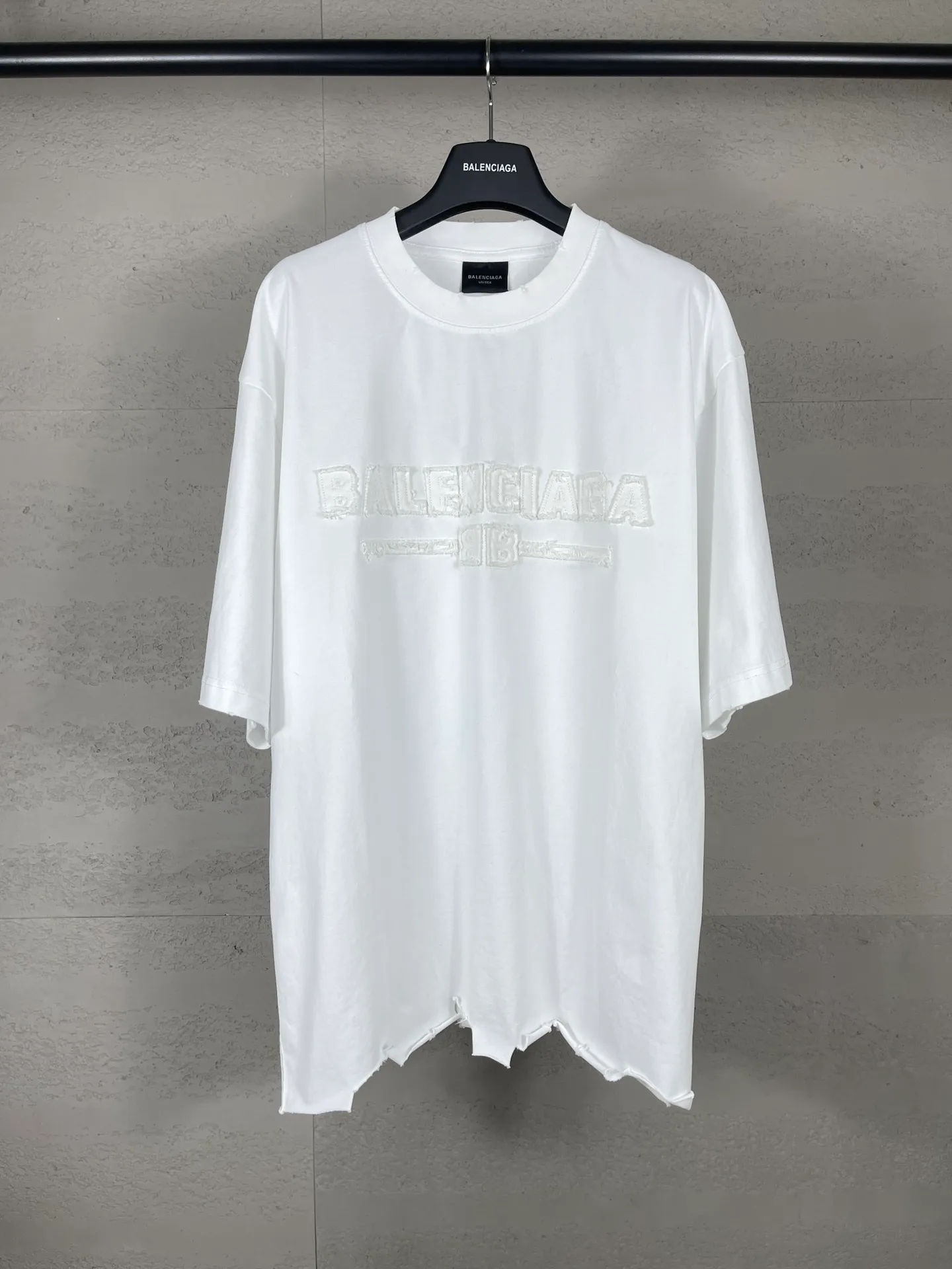 【 . Quality】BALENCI*GA/ #2025New Arrival LOGO T 。 ZP 、 260 ， . ， 。 。Classic LOGO 。 。 , OS . Same Style ：BL 253651 ： ，White Size：XS S M L